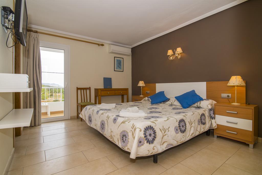 Hostal Cala Boix Es Cana Exterior foto
