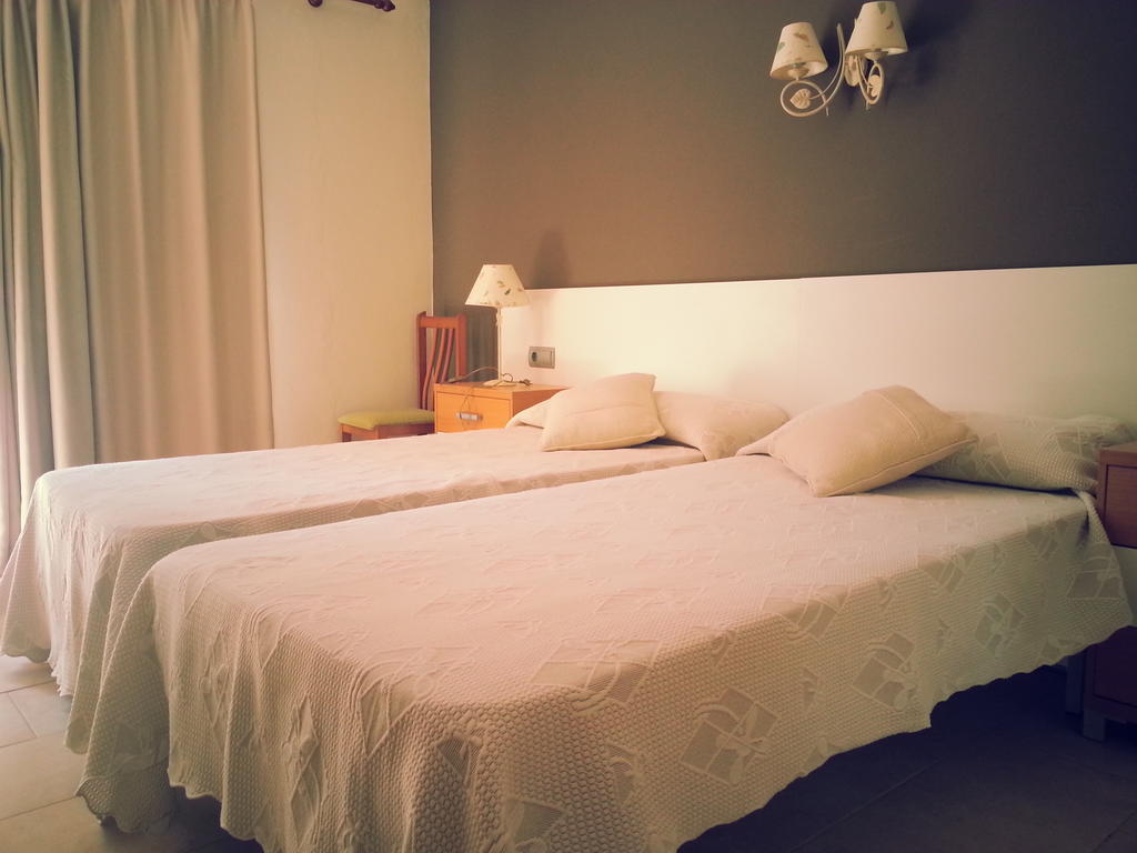 Hostal Cala Boix Es Cana Cameră foto